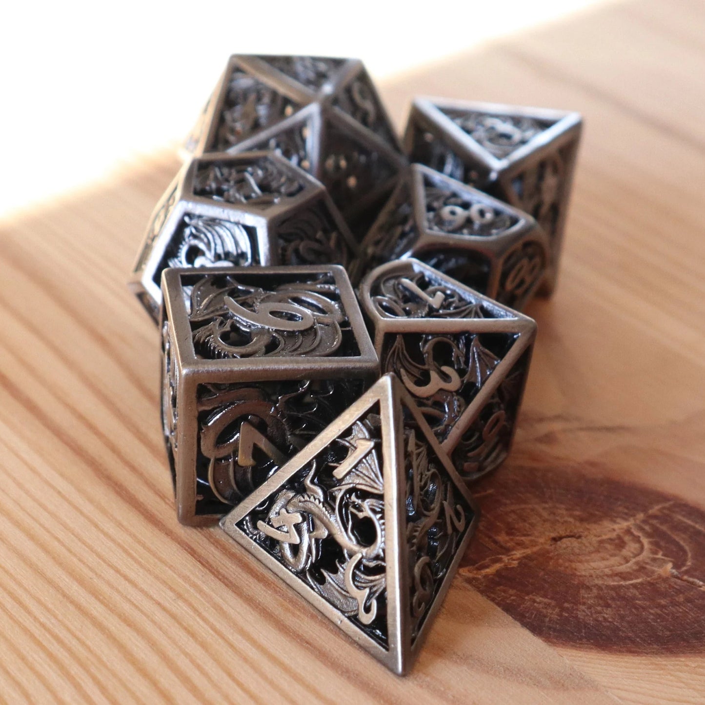 Thauglor Hollow Metal Dice Set - Unleash Your Daring Spirit